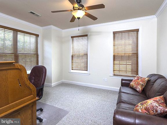 3rd image of 16 Derby Ct