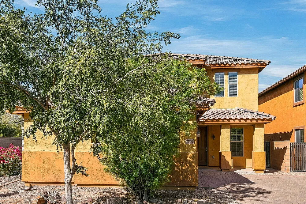 3 bed, 2.5 bath, 1767 sqft, $2,575 — Photo 1