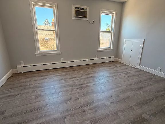 3rd image of 271 1st St