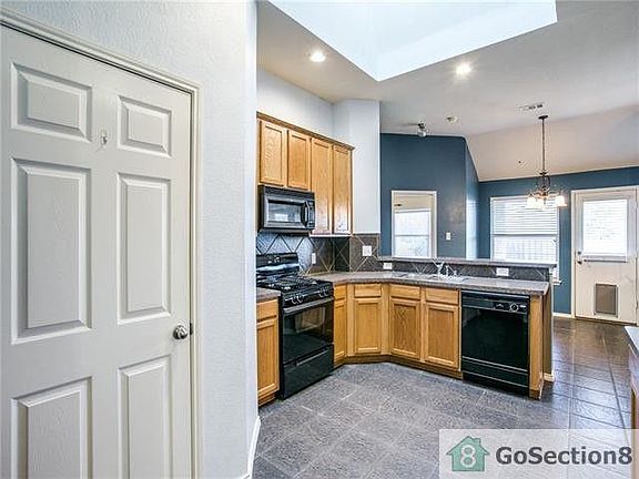 4th image of 6311 Holly Crest Ln