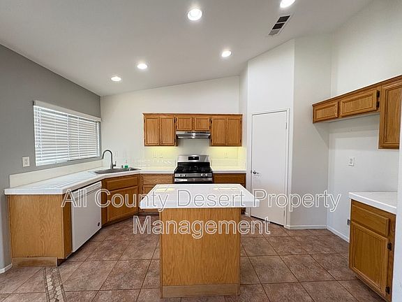 5th image of 83381 Greenbrier Dr