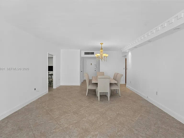 5001 Collins Ave #9H — Photo 7