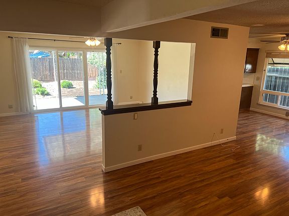 3rd image of 1572 E Sierra Ave