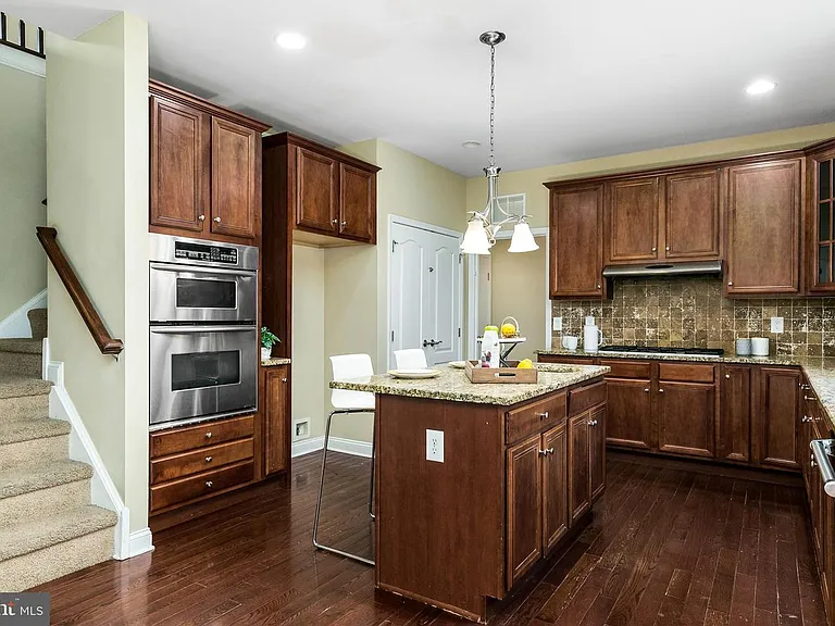 16 Foxcroft Way — Photo 18