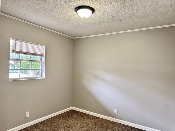 4th image of 425 Alma Ln APT D