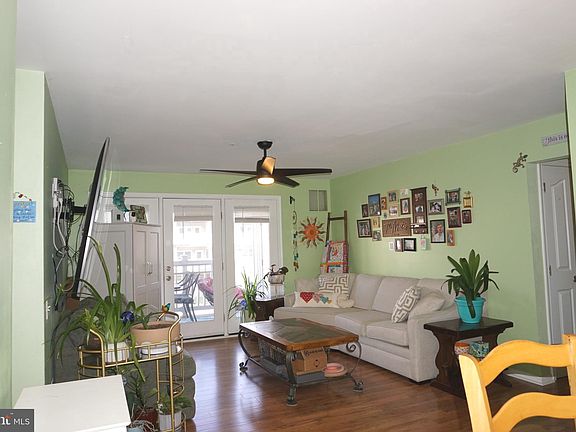 3rd image of 1201 Waters Edge Dr #142