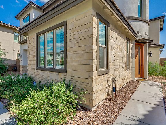 4th image of 189 E Desert Broom Dr