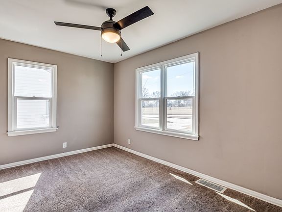 5th image of 812 S Bluff Ave
