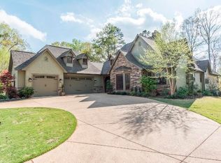 54 Rosedale Dr, West Point, MS 39773