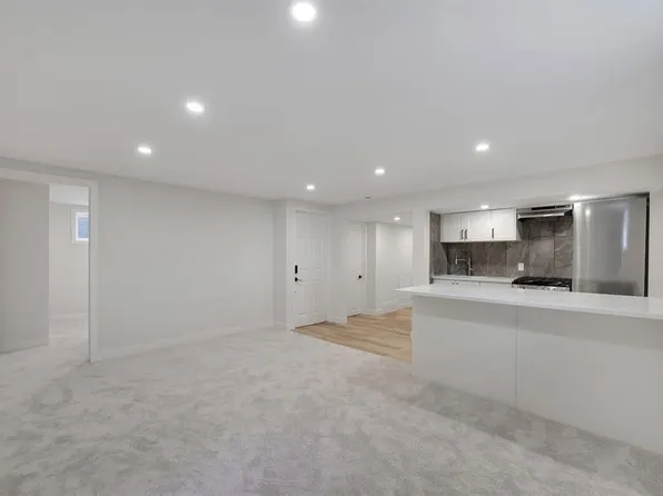 (undisclosed Address), Calgary, AB T2B 1Y6