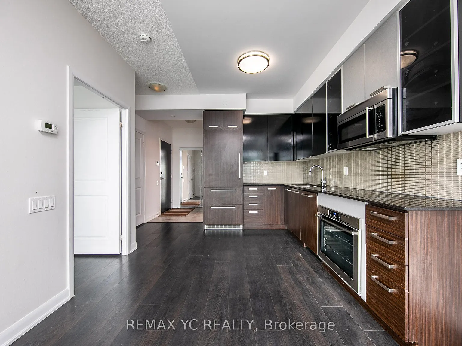 Gibson Condos — Photo 4