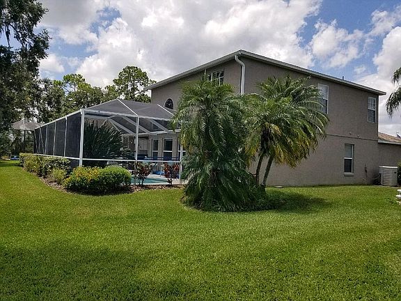 3rd image of 115 Boxwood Dr