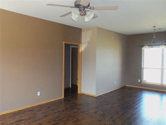 3rd image of 205 Gunnar Ln
