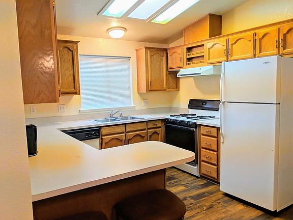 4th image of 325 Sylvan Ave Spc 92