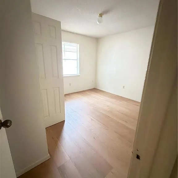 904 W Caffery Ave #2 — Photo 8