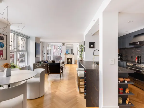 1318 Homer St #806, Vancouver, BC V6B 6A7