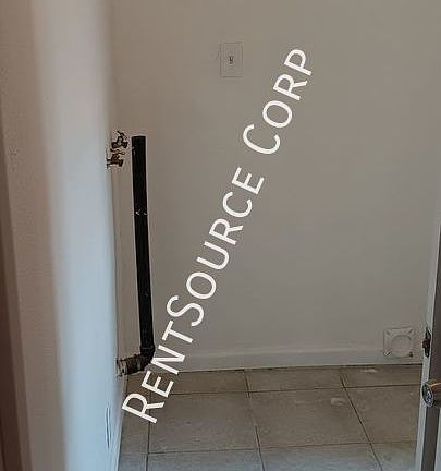 5th image of 611 W Buena Vista St #1