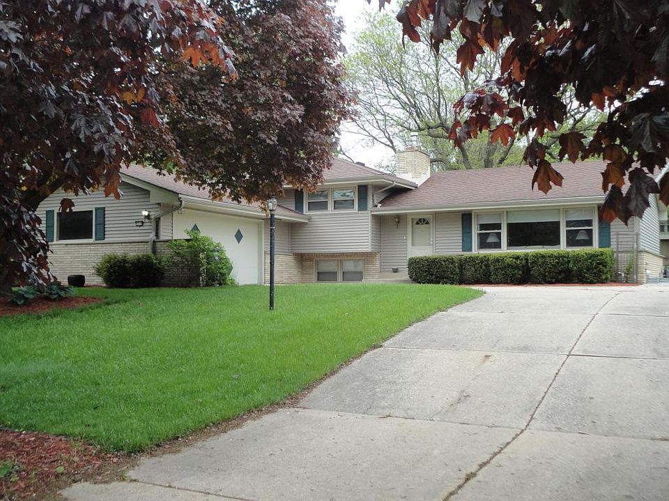 2nd image of 4718 N 108th St