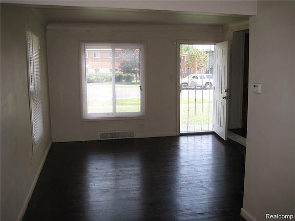 2nd image of 8607 Wyoming Ave #8607