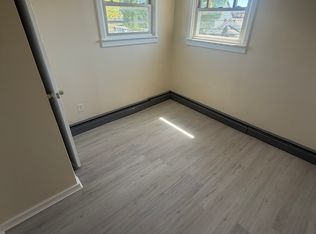 16831 105th Ave Floor 2, Jamaica, NY 11433