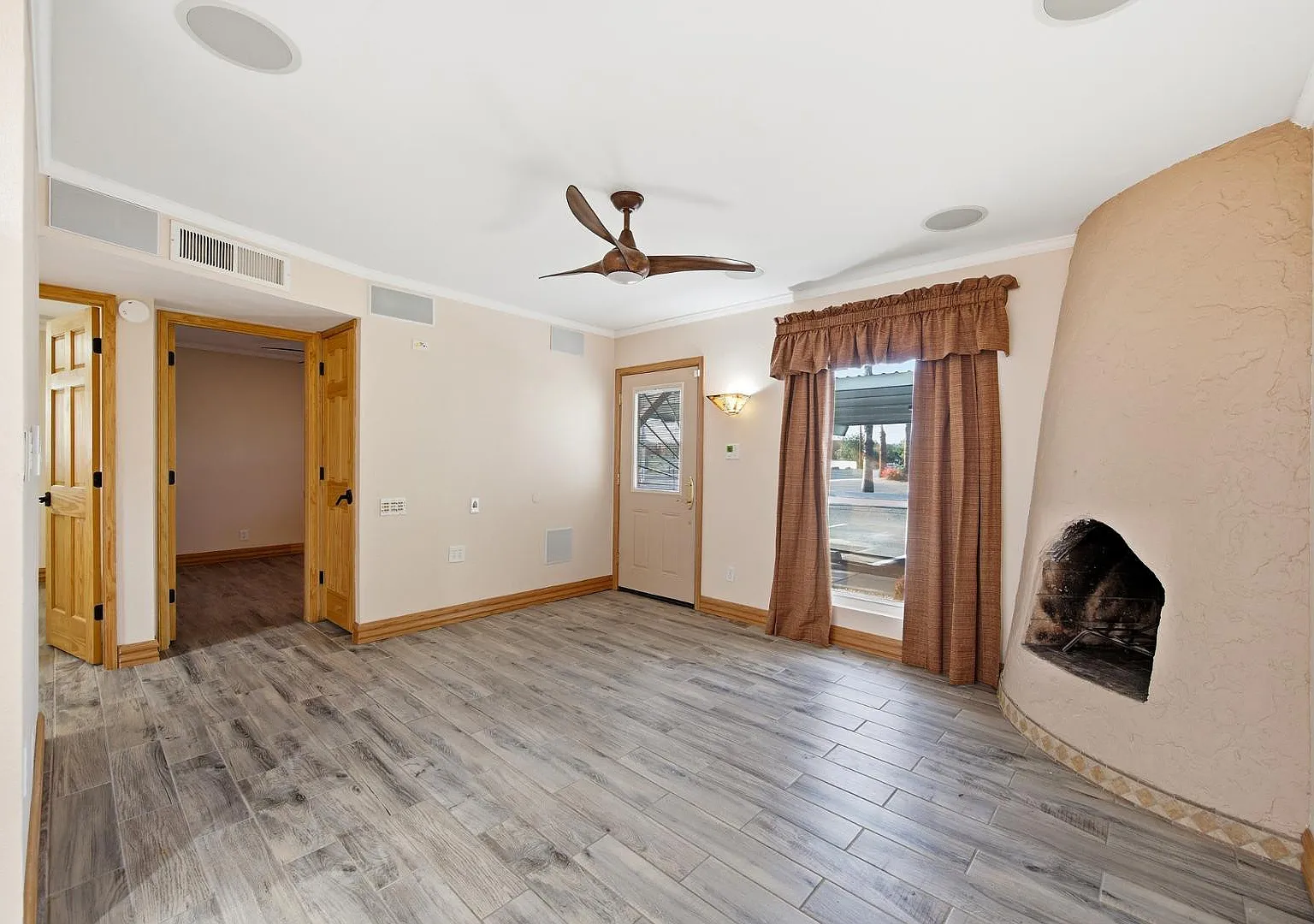 2 bed, 1.0 bath, 728 sqft, $1,450 — Photo 3