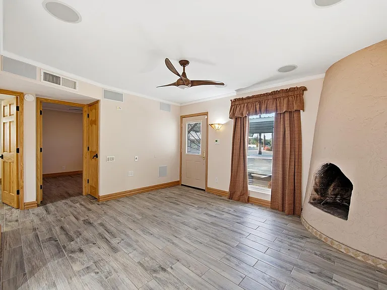 8030 E Oak St — Photo 3