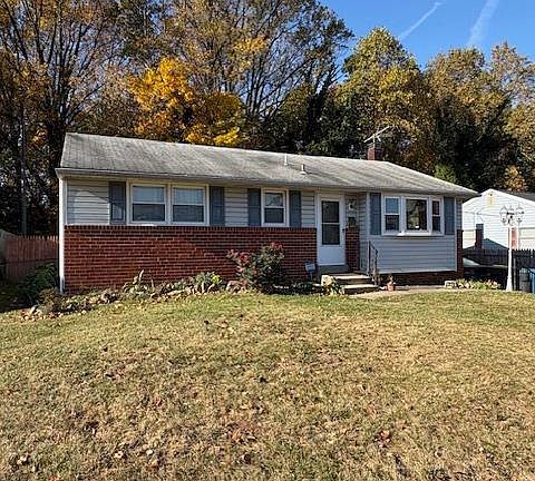 2nd image of 2701 Newell Dr