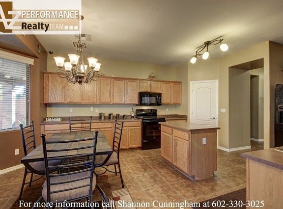 4th image of 17450 W Crocus Dr