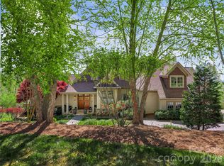 457 Coopers Hawk Dr, Asheville, NC 28803