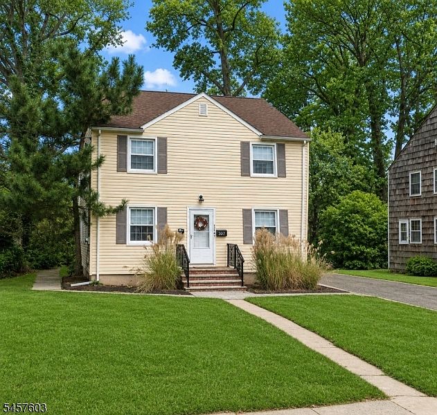 1st image of 937 South Ave W #1