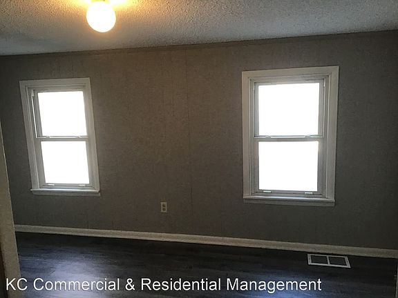 3rd image of 513 Quincy Ave