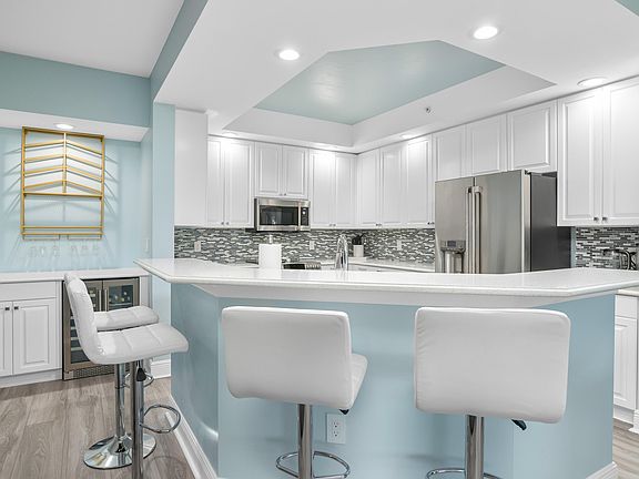4th image of 337 Vintage Bay Dr Unit 5