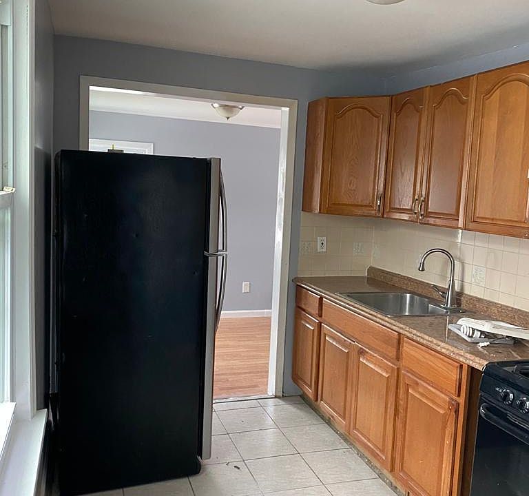 1st image of 26 S 18th St Floor 2