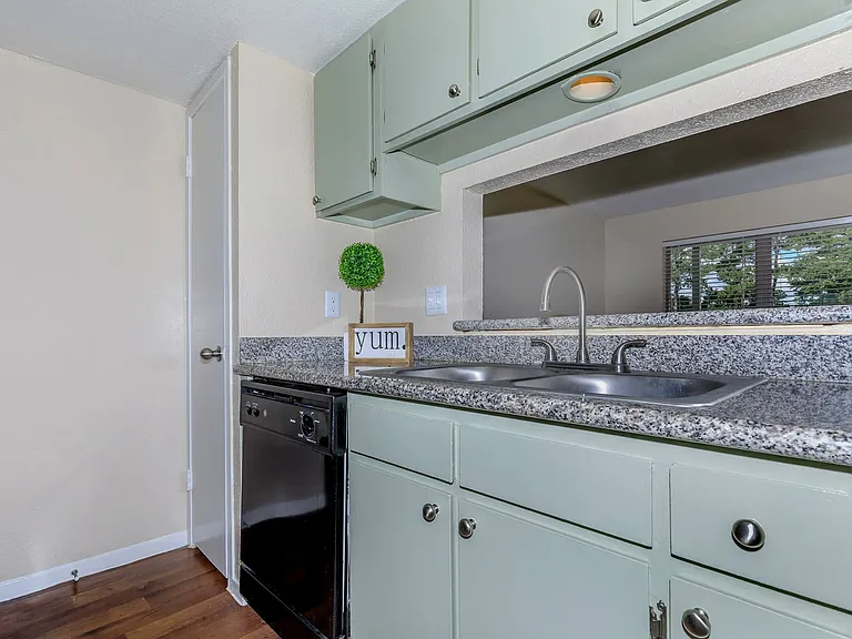 Reserve at Forest Ridge — Photo 6