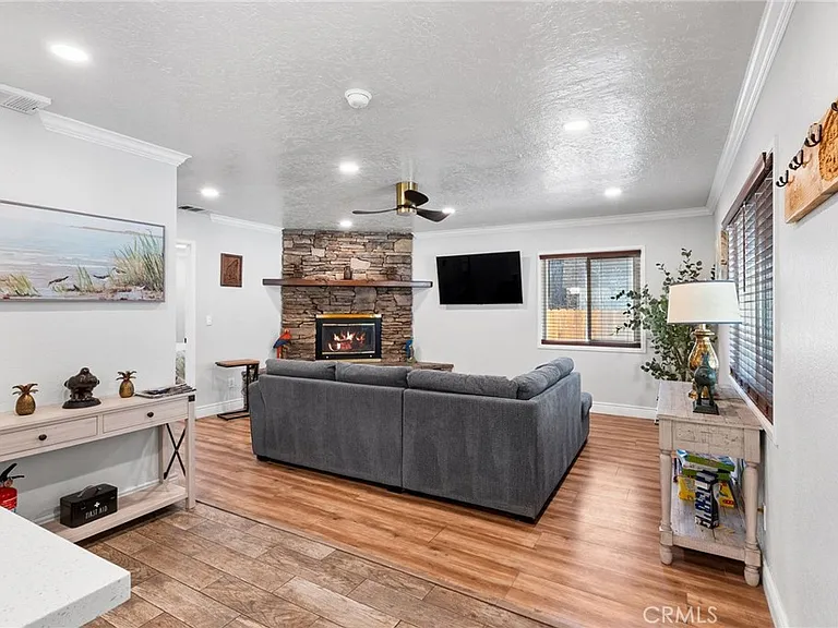 531 Santa Barbara Ave — Photo 4