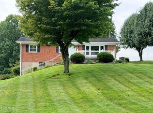 683 Vickars Rd, Bluff City, TN 37618