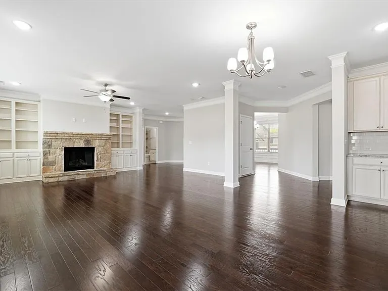 304 Cochin Dr — Photo 14