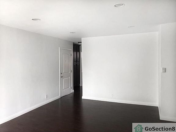 5th image of 1142 N Fuller Ave #9