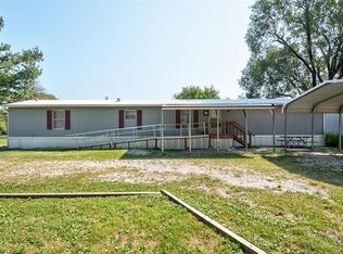 17 Winter Dr, Caseyville, IL 62232