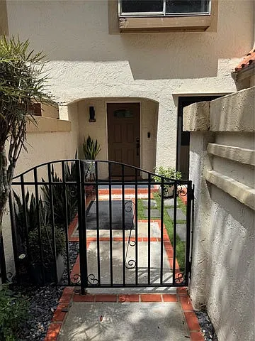 2 bed, 1300 sqft, $3,200 — Photo 1