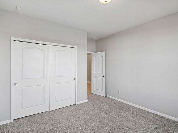4th image of 11819 Putnam St