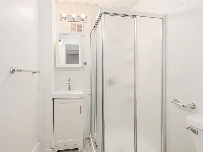 429 Davis St #1 — Photo 17