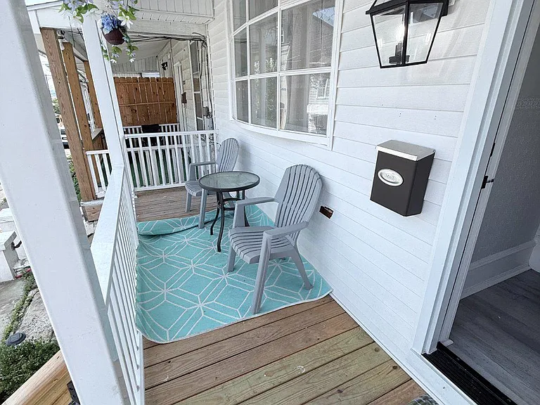 1325 W Norwegian St — Photo 3