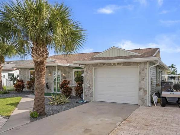15606 Donzi Dr, Hudson, FL 34667