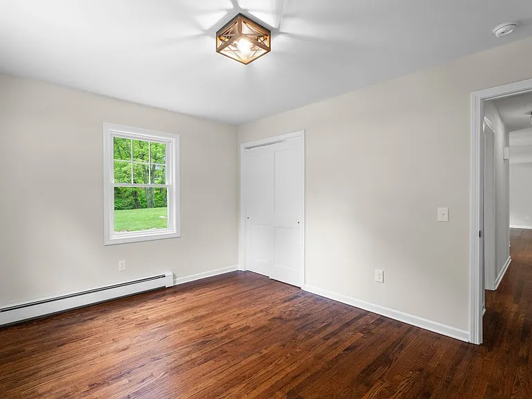 831 Nut Plains Rd — Photo 6
