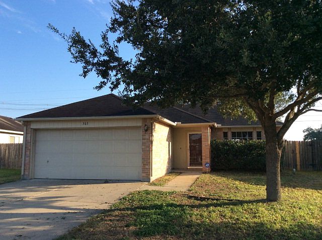 1st image of 303 Clydesdale Ln