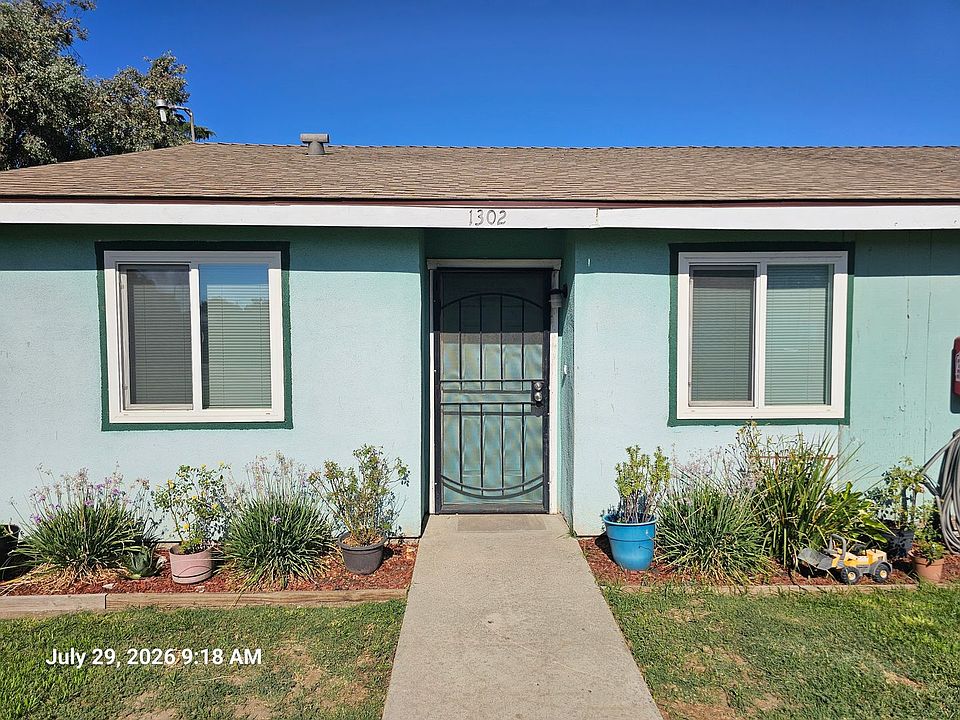 1st image of 1302-1330 E Ash Ave #1302