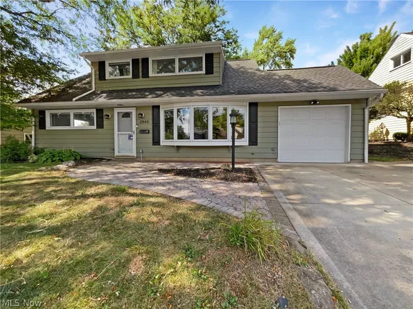 2948 Prange Dr, Cuyahoga Falls, OH 44223