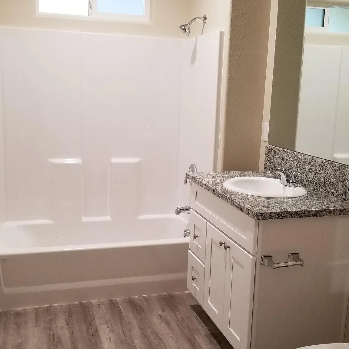 2 bed, 1112 sqft, $2,350 — Photo 2