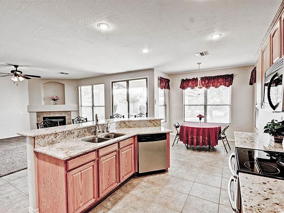 5th image of 2853 E Birchwood Pl